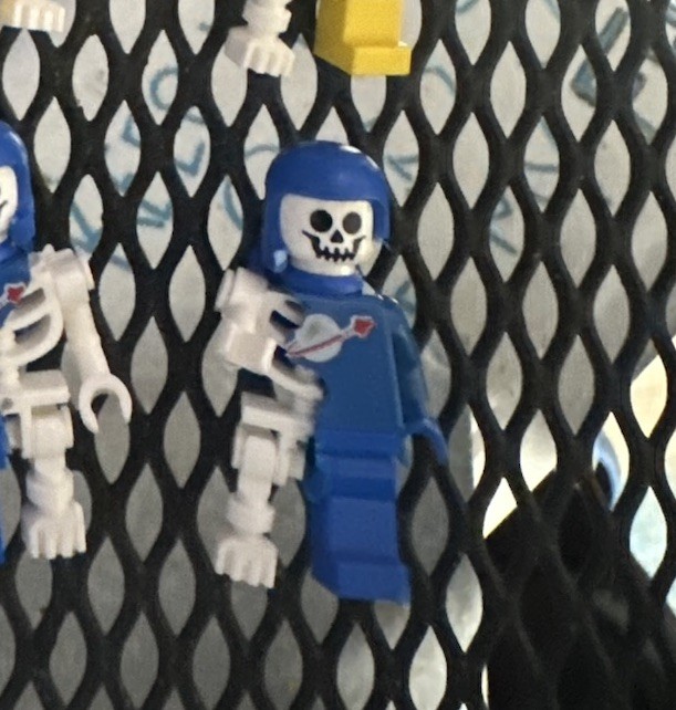 LEGO CLASSIC spaceman Skeleton Classic Blue Custom Build 1 Of 1