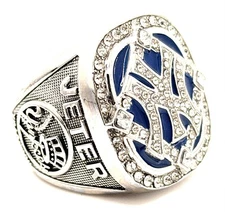 MLB / 2009 New York Yankees World Series Championship Replica Ring / Jeter