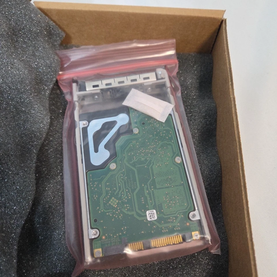 Dell ST300MP0005 300GB SAS 15k 2.5" 12G Hard Drive 7FJW4 - FACTORY SEALED NEW - Image 3 of 4