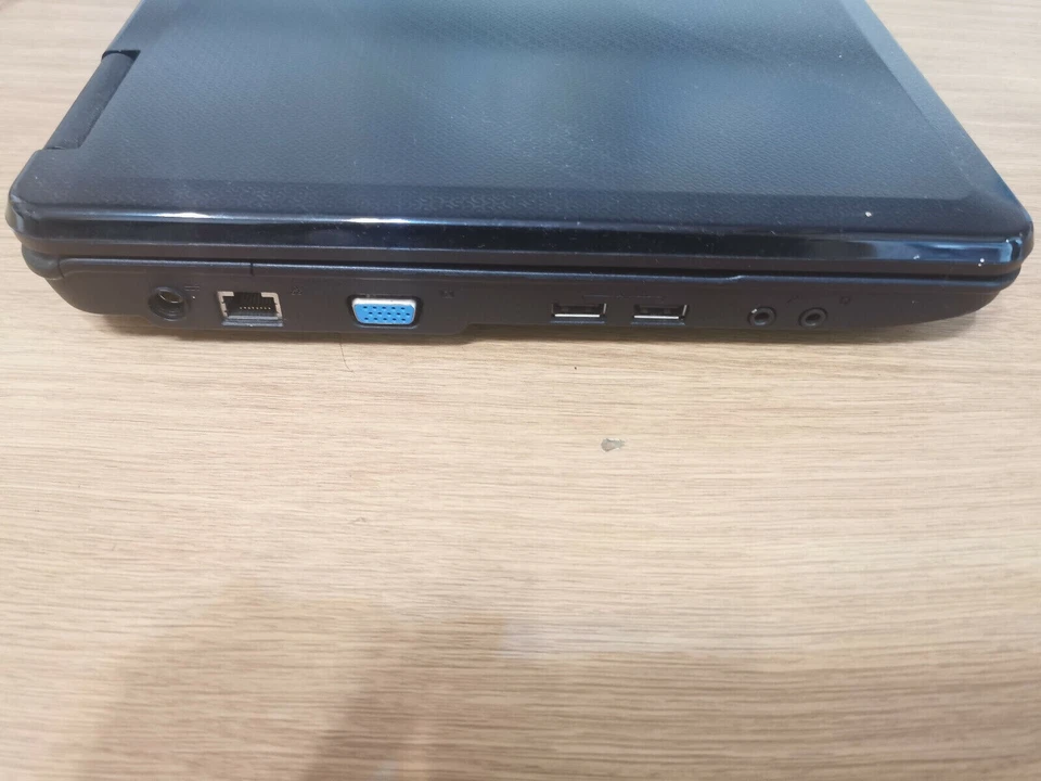 Emachines E527 15.6" Laptop Intel Celeron 2.00GHz 4GB RAM 250GB HDD & Charger - Image 4 of 4