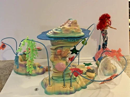 VINTAGE 1992 "ARIEL'S UNDERSEA HIDEWAY" BY TYCO