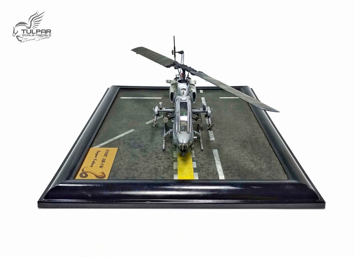 AH-1W Super Cobra Attack Helicopter Pro Built Scale Model 1/48