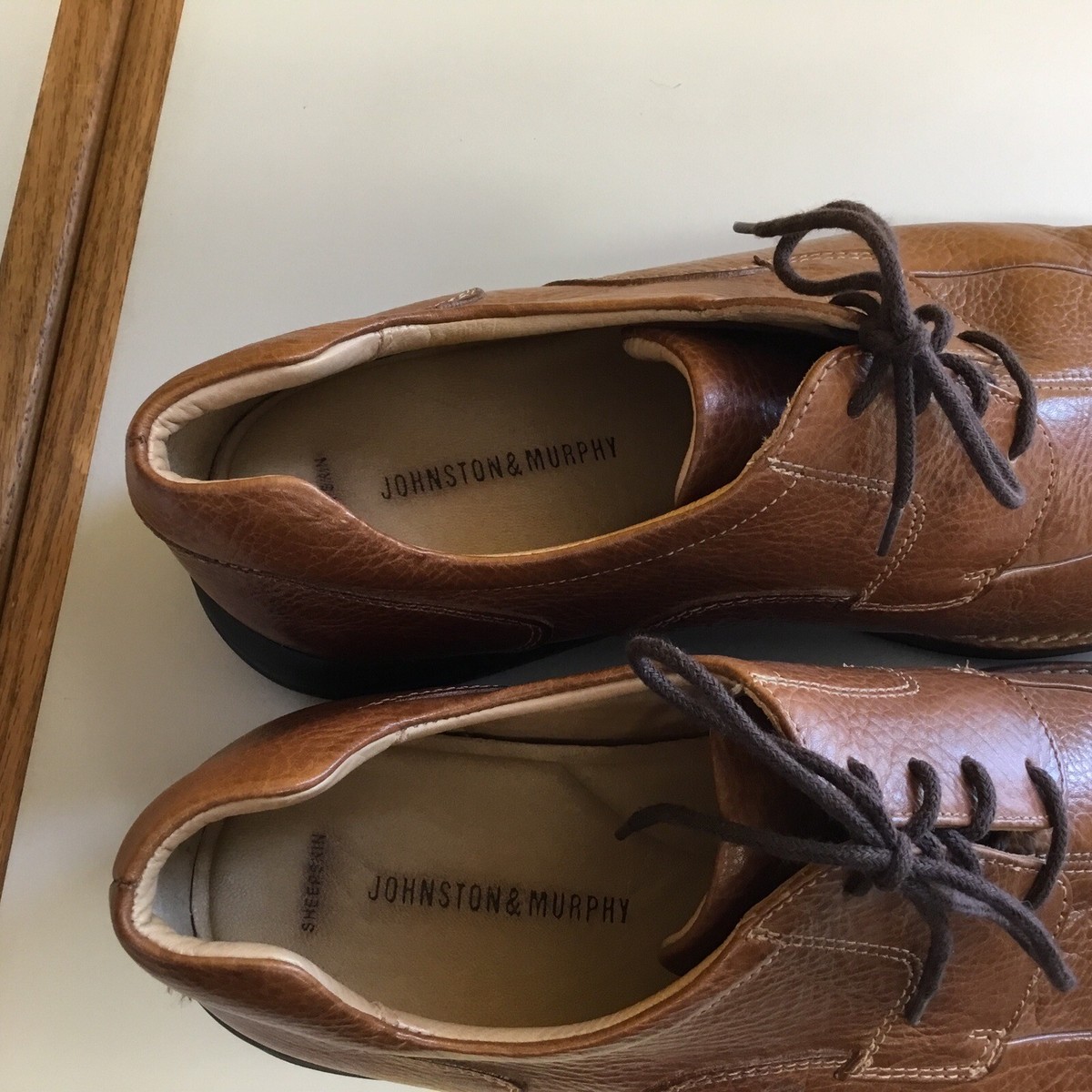 Johnston Murphy 20-7233 Mens Tan Oxford Sheepskin Dress  display picture 1