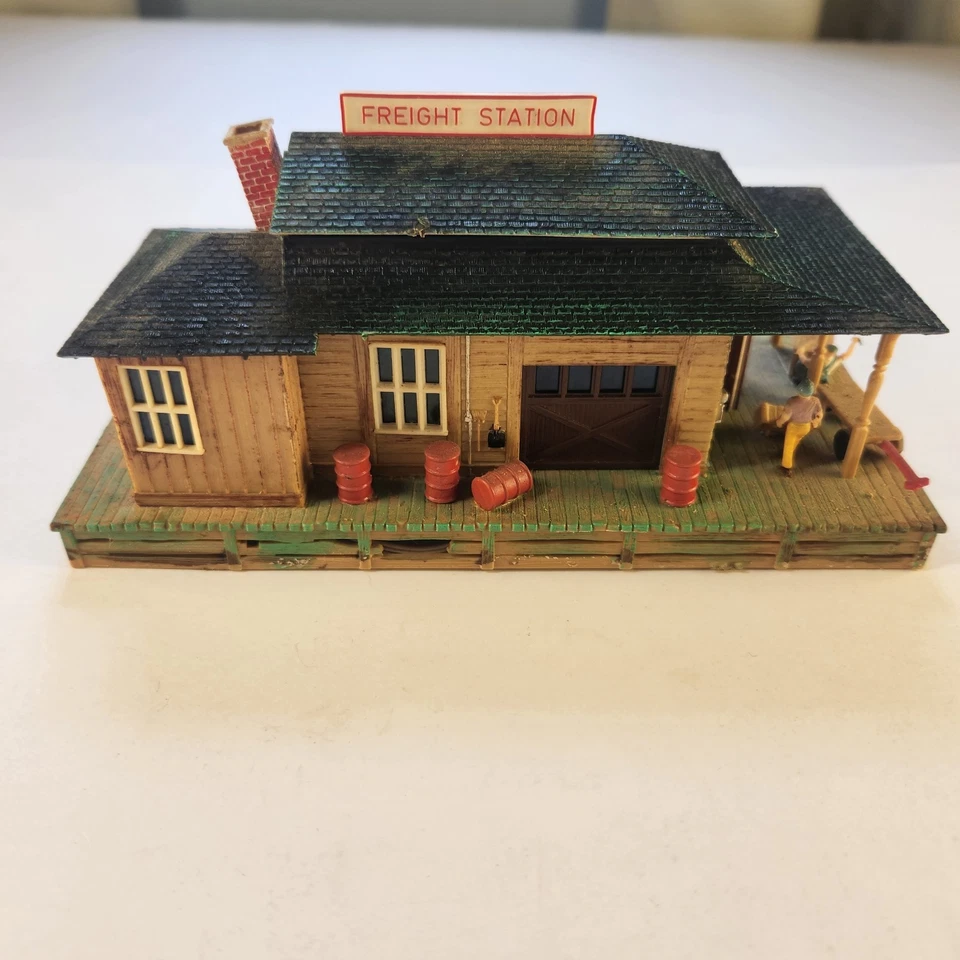 Здание HO - грузовая станция полностью собрана - Изображение 3 из 4