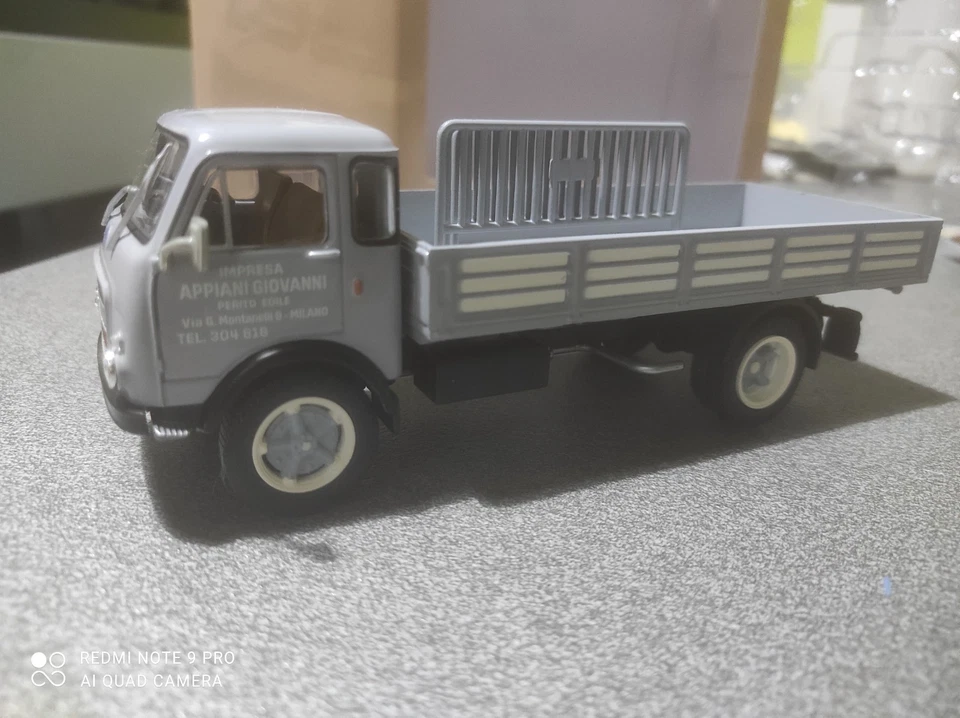 Camion d'epoca scala 1/43 - Immagine 2 di 4