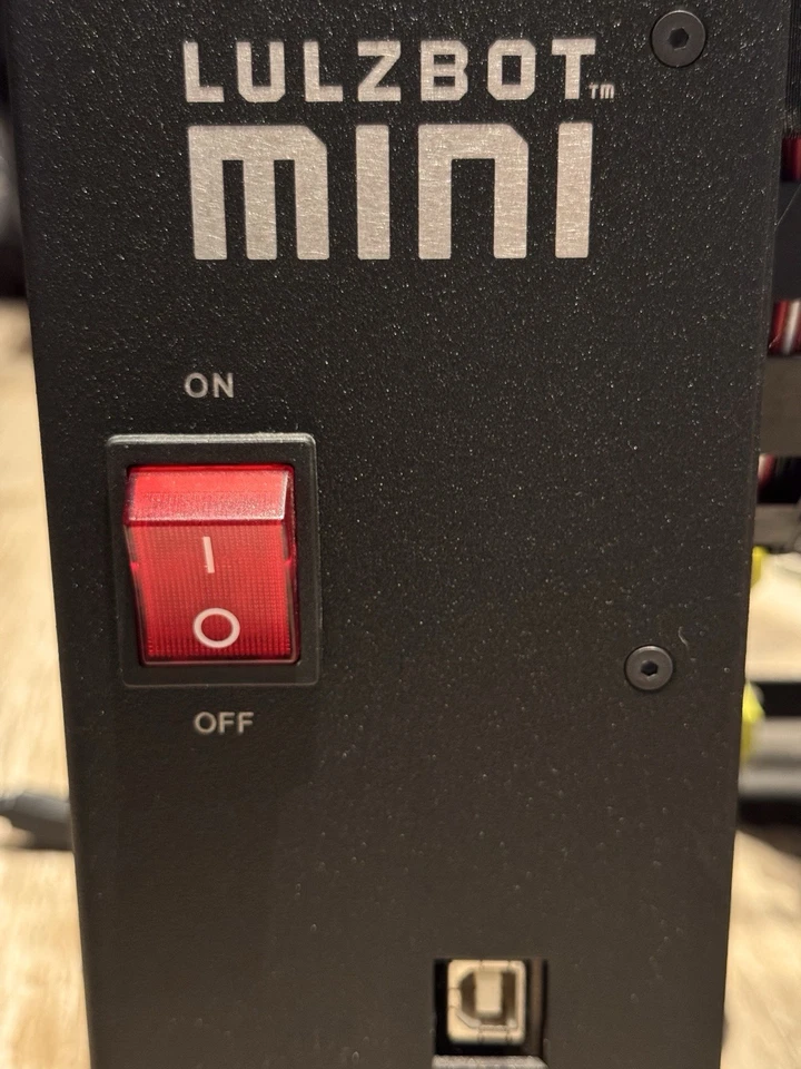 Lulzbot 迷你 3D 打印机 带所有配件和线缆 — 第 4/4 张图片
