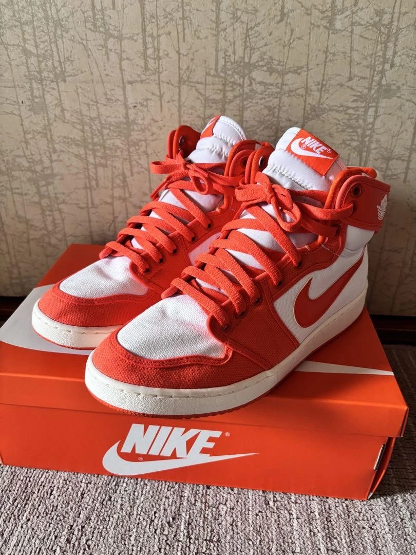 Sneakers Nike AJKO1 uomo taglia 10 arancione usate qualche sporco sulla suola