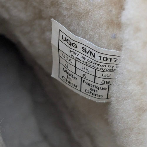 Stivali invernali UGG Australia Classic Short II da uomo in morbida pelle di pecora taglia US6 EU38 - Foto 9 di 16