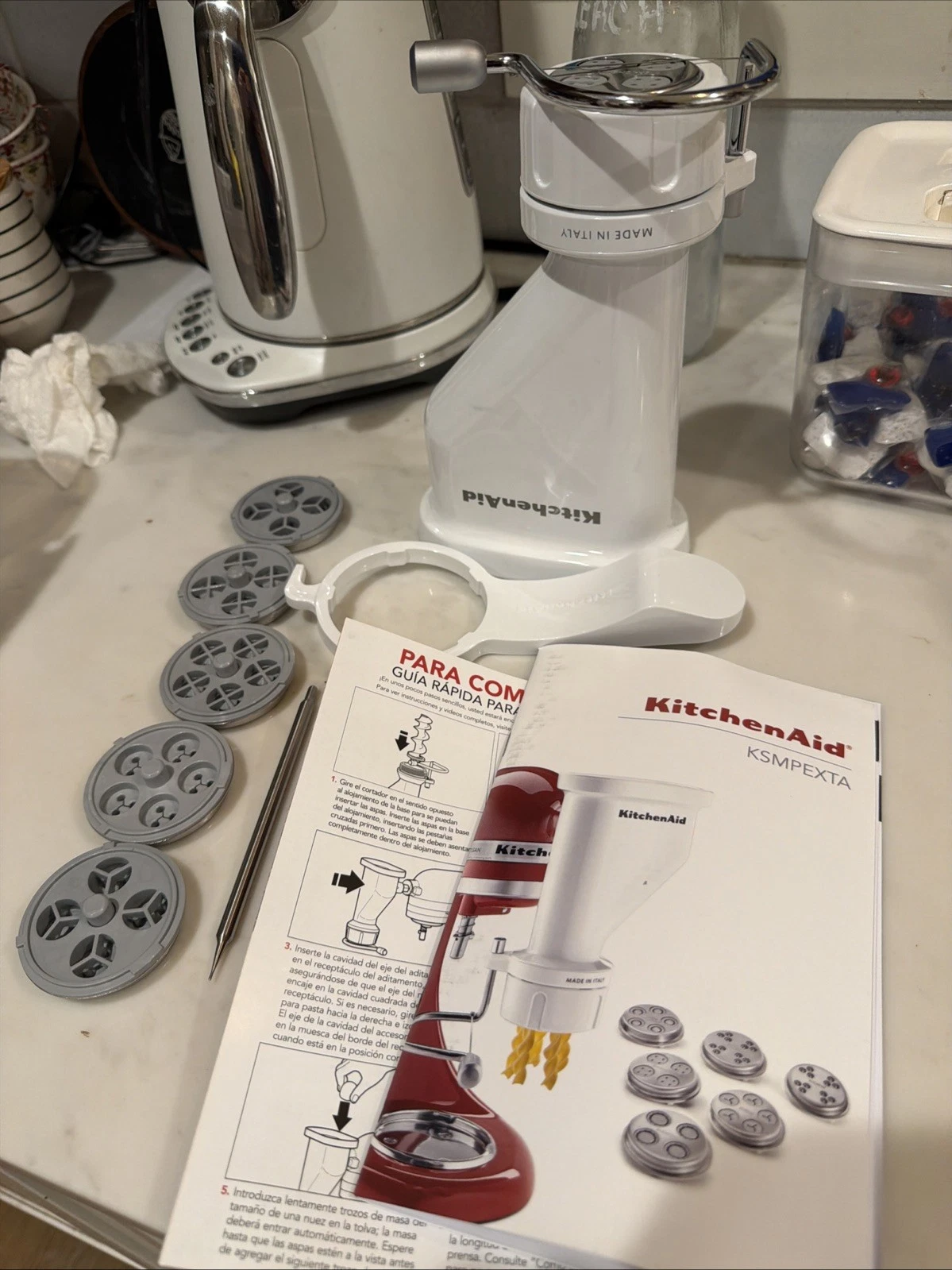 KitchenAid KPEXTA Gourmet Pasta Press Stand Mixer Attachment w/ pasta plates
Opens in a new window o