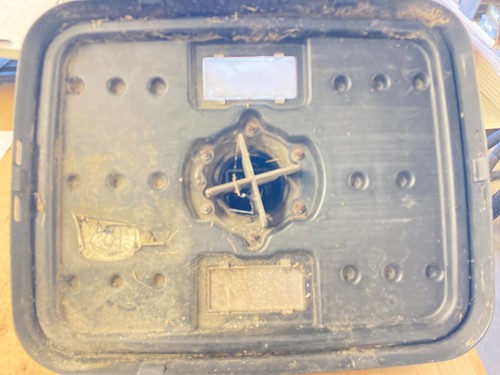 John Deere insecticide hopper cover - Picture 2 of 3