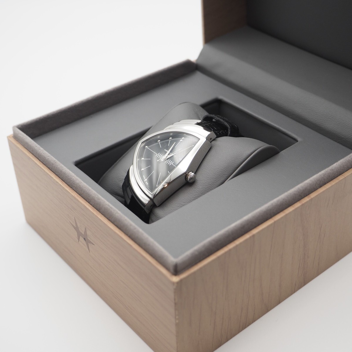 N MINT / Box Paper] Hamilton Ventura H244112 Quartz Men's Watch