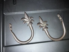 USED  2 Pcs Curtain Pull Backs Drapery Hooks Wall Rose Carve Design