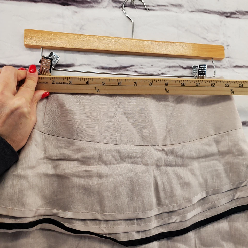 Falda REISS para mujer 4 niveles cremallera trasera seda mezcla lino hasta la rodilla beige negra Foto 2 de 4
