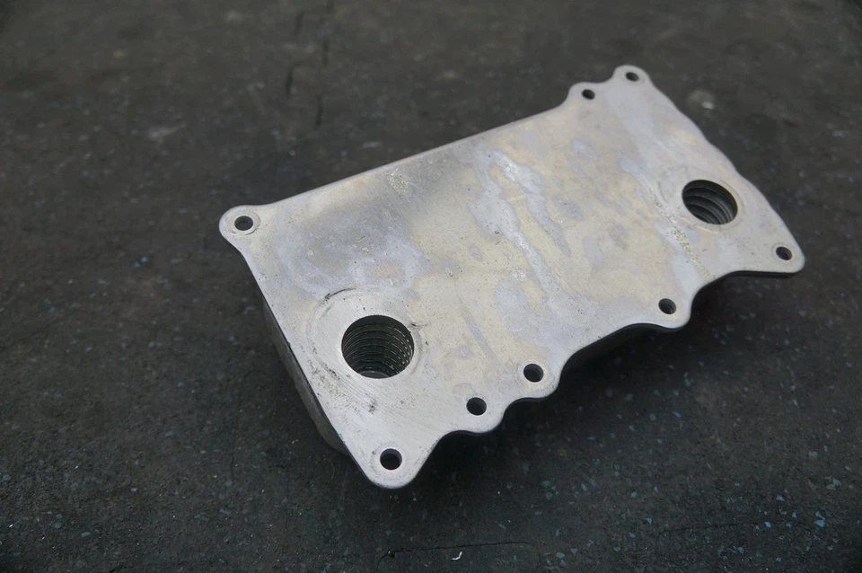 Intercambiador de calor enfriador de aceite de motor 9A110745010 Porsche 911 Cayman Boxster 2012-16 Foto 4 de 4