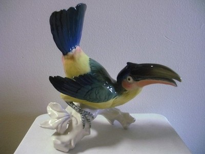 RARE KARL ENS TOUCAN BIRD PORCELAIN FIGURINE 8.5'' BY 8''