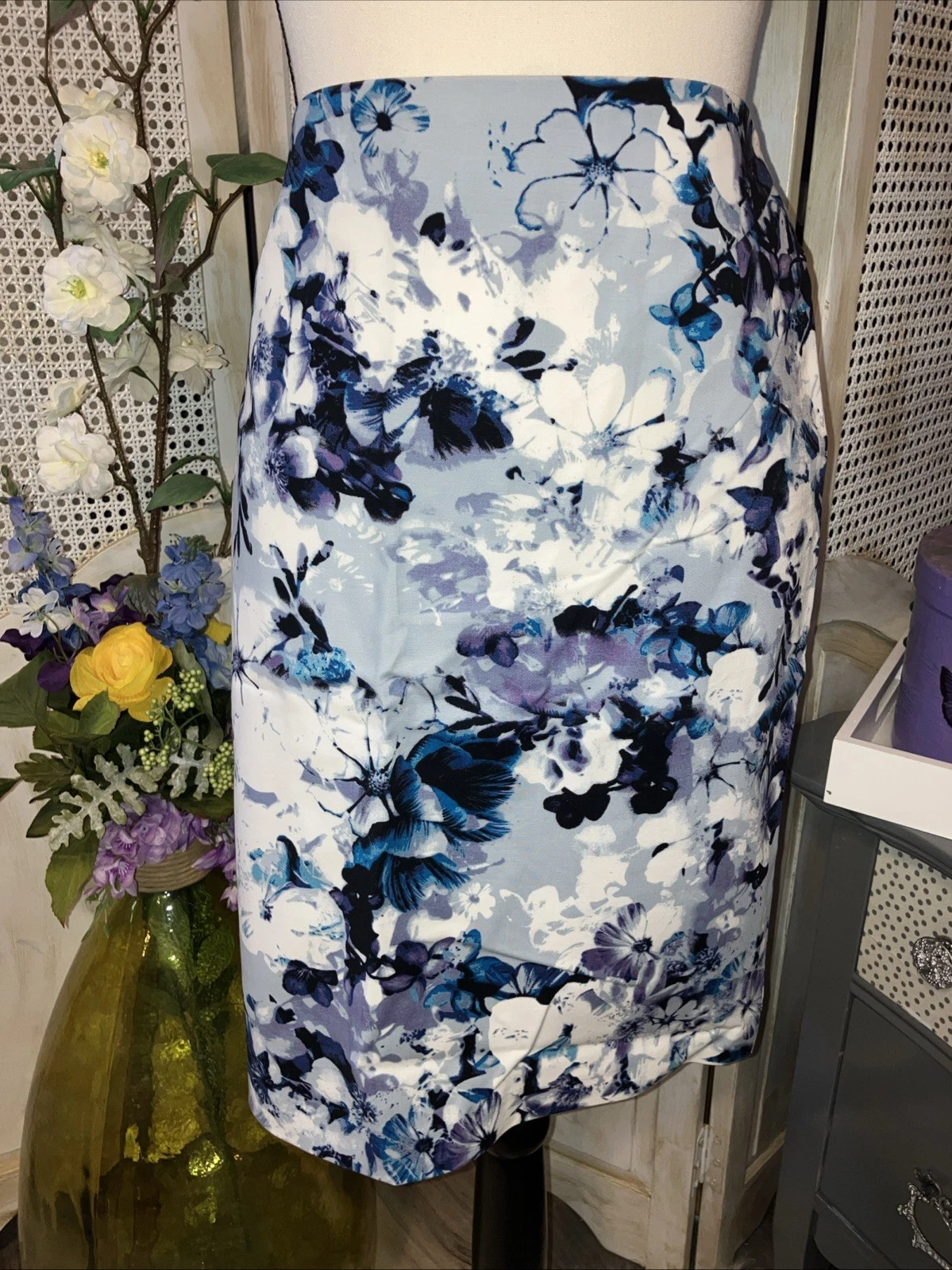 Lila Rose Blue Purple Teal Floral Pencil Casual Skirt Size 8 Career Summer