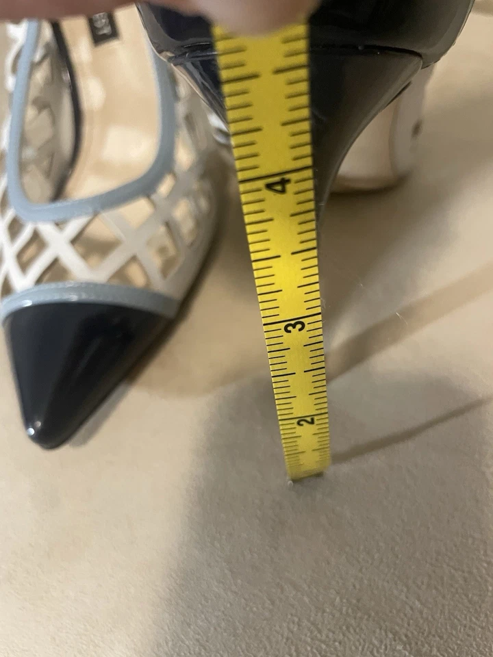 Nine West Navy and White Heels in Size 8M - Image 4 of 4