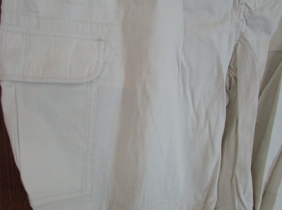 New Chaps Beige Stone Shorts Cargo Sz 42 Waist 10 Inseam 100% Cotton Side 20.5 - Image 3 of 4
