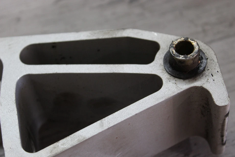 2015 Polaris Assault Rmk 800 левый передний руль шпиндель костяшки - Изображение 2 из 4