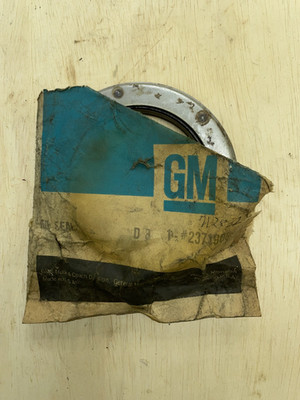 Genuine GM OEM Oil Seal for Chevy GMC  2371908