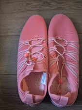 Womens All In One water shoes size 11
