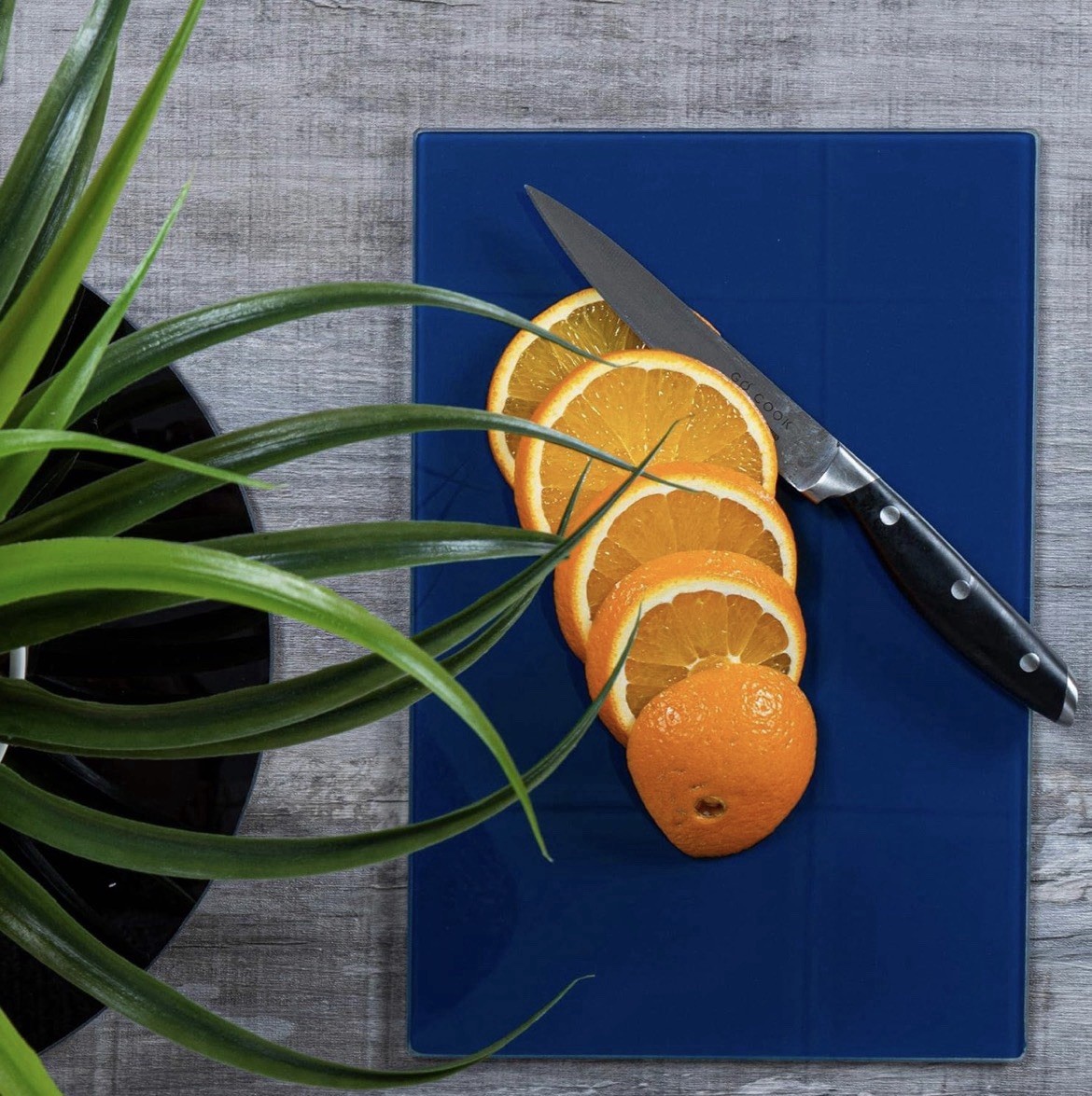 1x Glass Chopping Board Kitchen Cutting Worktop Saver 30cm x 20cm, Blue