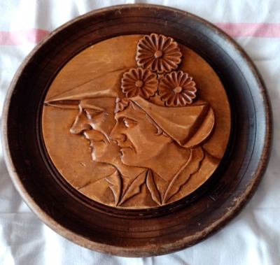 Assiette Sculptée En Bois - Thème Carliste - Déco Rustique - Sans Marque