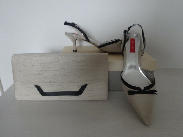 JACQUES VERT BOW TRIM SHOES & MATCHING BAG-BEIGE/BLACK  SIZE 4 -NEW
