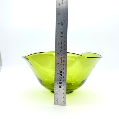 Vintage MCM Anchor Hocking Avacado Green Large Bowl Retro Fun Folded 3 Sided - Picture 8 of 9