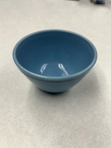 Vintage Pyrex 401, 1 1/2 PT Delphite Solid Blue Bowl - Great Shape!