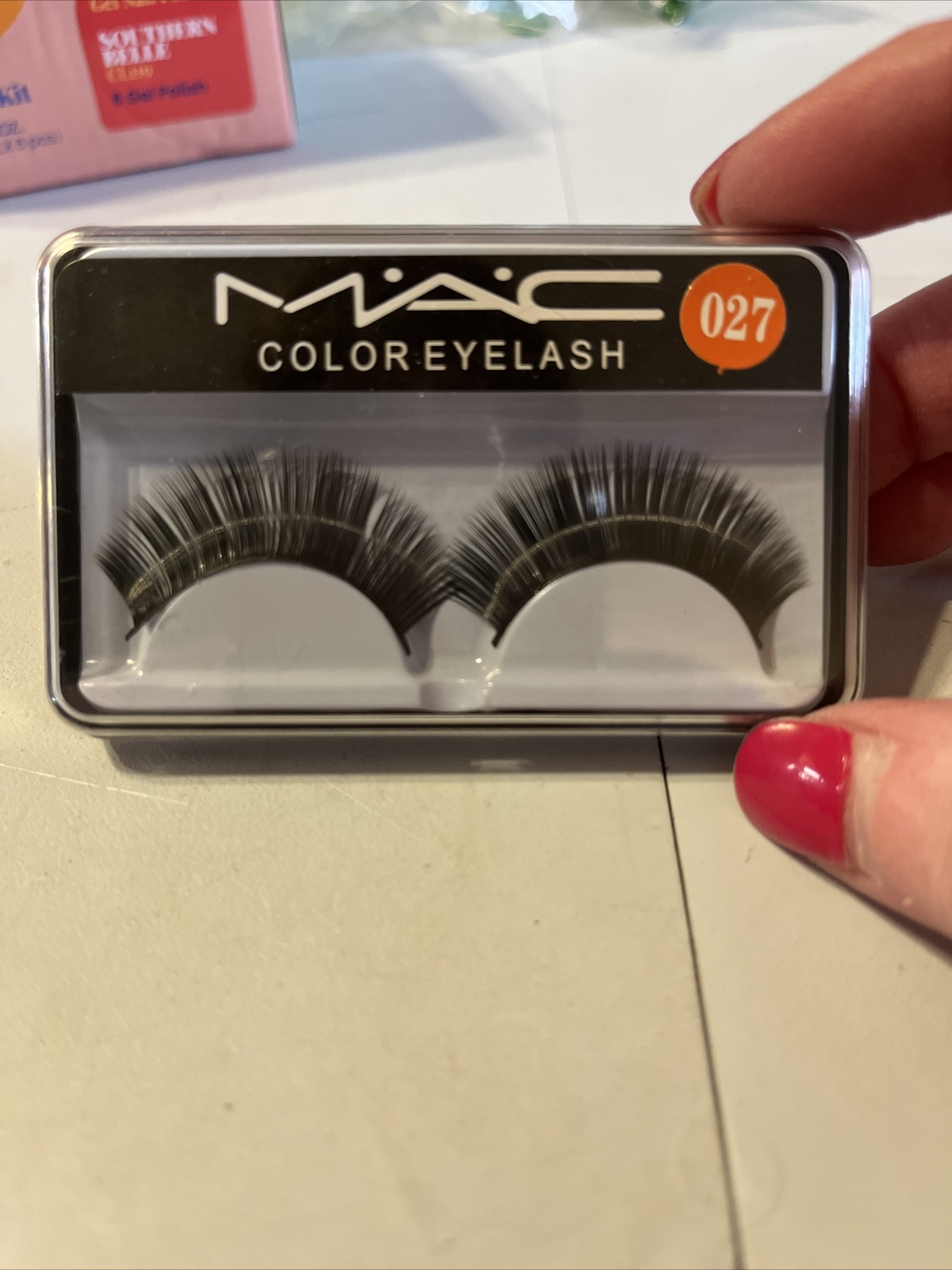 MAC Cosmetics 027 Bold Color Eyelashes for Dramatic Eye Makeup-image