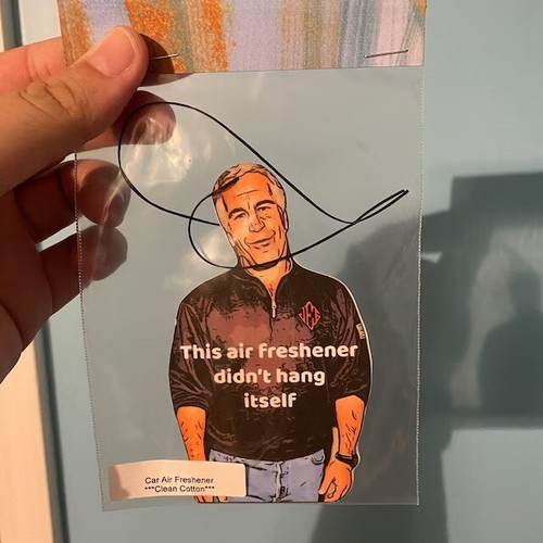 Jeffrey Epstein Deodorante Auto Divertente Specchio Cool Profumo Interno Appendibile - Foto 8 di 9