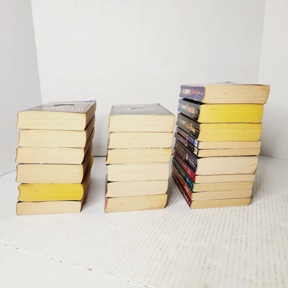 VC Andrews Variety Lot/22 Novels Paperback NO DUPLICATE Romance Mystery Keyholes Foto 3 de 4