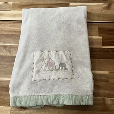 Wendy Bellissimo Light Green Fleece Elephant Baby Blanket 34”x34” Darker Trim