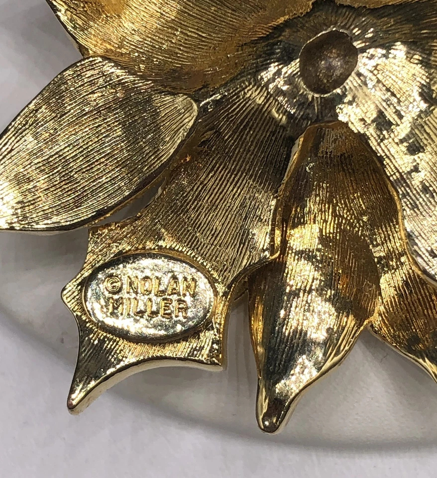 Рождественские серьги-броши со стразами пуансеттия золотистая эмаль NOLAN MILLER - Изображение 3 из 4