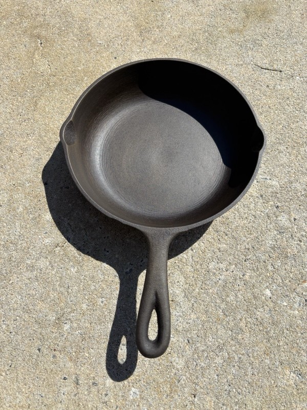 Birmingham Stove and Range Cast Iron No. 5 8 Inch Round Frying Skillet vintage.