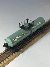 Dow of Canada Chemicals 42' tank car C.G.T.X.84007 Athearn HO 2009 OBX C-7+