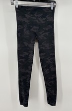 SPANX Look At Me Now Seamless Camo Leggings Size M High Rise Shapewear