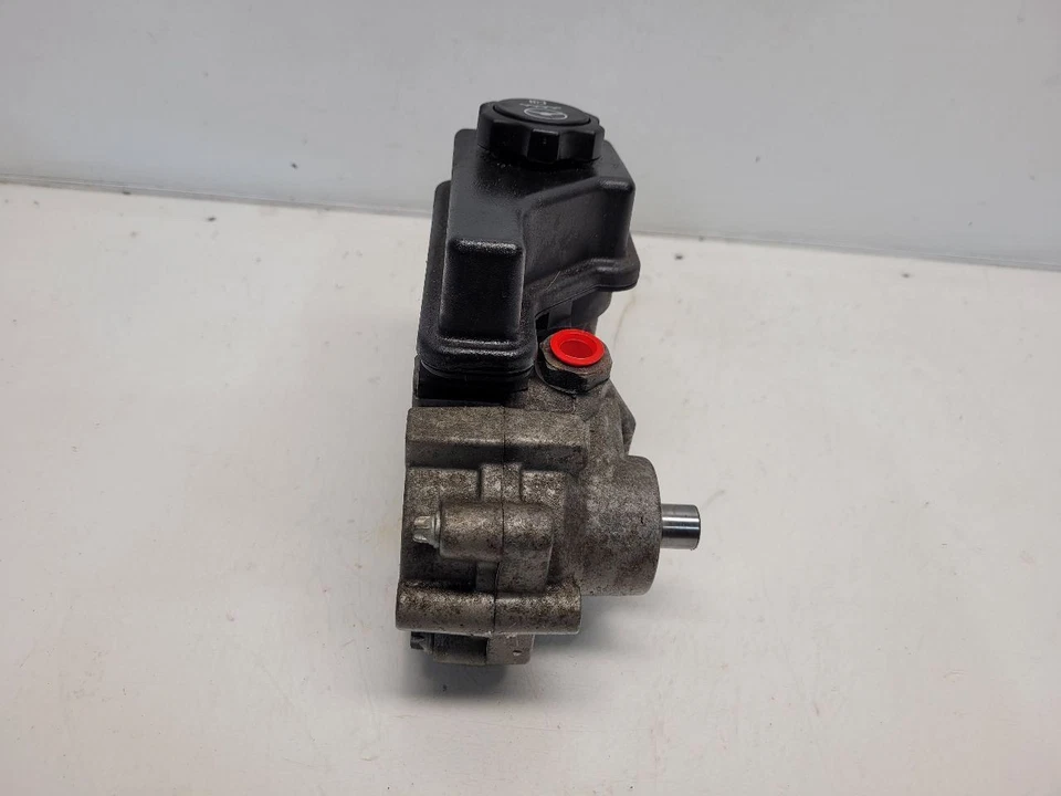 Bomba de dirección asistida Cadillac Deville 2000-05 (4,6 años)  Foto 3 de 4