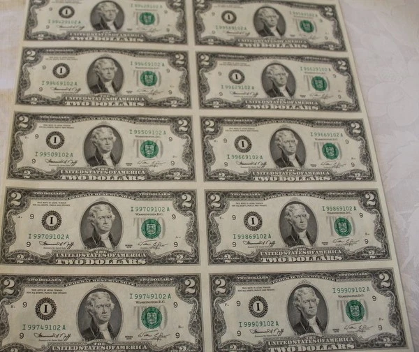 1976 $2 Bill UNCUT Uncirculated ROLLED SHEET OF 16 $2 BILLS - Image 4 of 4