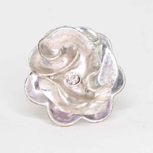 JESSICA SIMPSON Statement Ring 3D matt Silber Blume Strass Stretch signiert - Bild 1 von 5