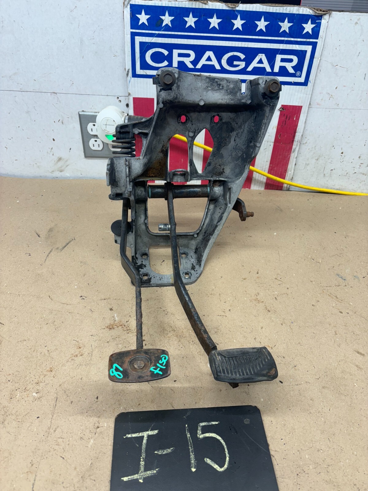 198791 FORD F150 HYDRAULIC CLUTCH BRAKE PEDAL MANUAL ZF5 M5OD F250