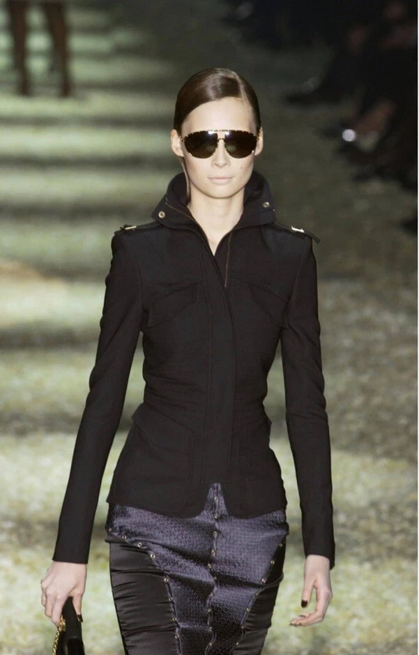 Veste noire blazer Gucci piste 2003 collection par Tom Ford