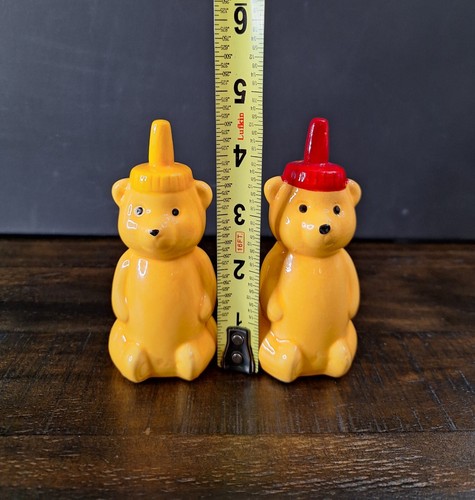 HONEY BEAR SALT AND PEPPER SHAKERS EUC 4.5"H X 2"W - Picture 7 of 9