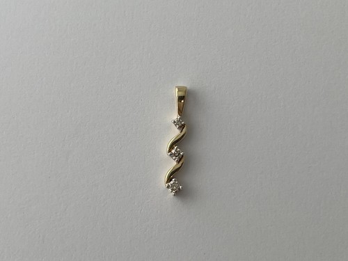 0.15ct Diamond Pendant 9ct Gold Diamond Trilogy Pendant - Picture 15 of 16