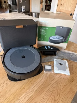 iRobot Roomba Combo i5+ Robot Vacuum & Mop w/Clean Base Self