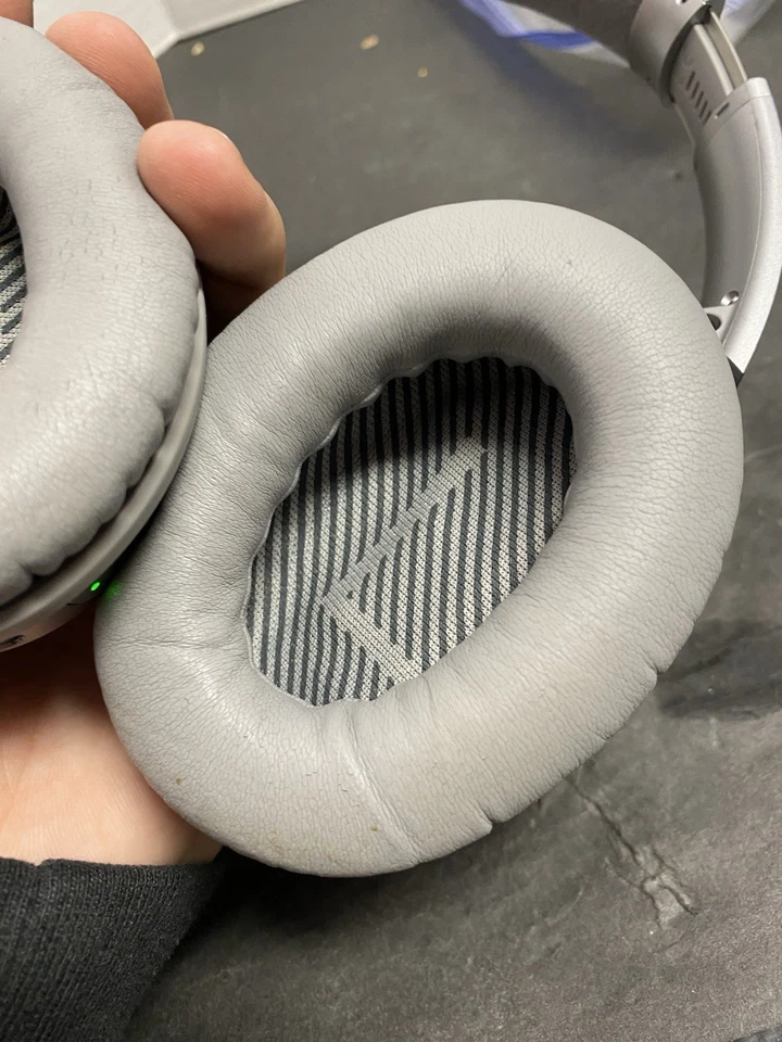 Bose QuietComfort 35 I Noise Cancelling headband Wireless Silver Headphones QC35 - Image 4 of 4