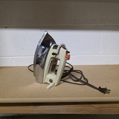 #ad Vintage Sears Roebuck Jewel Counter Craft Jet of Steam Spray Iron Chicago USA $50.00