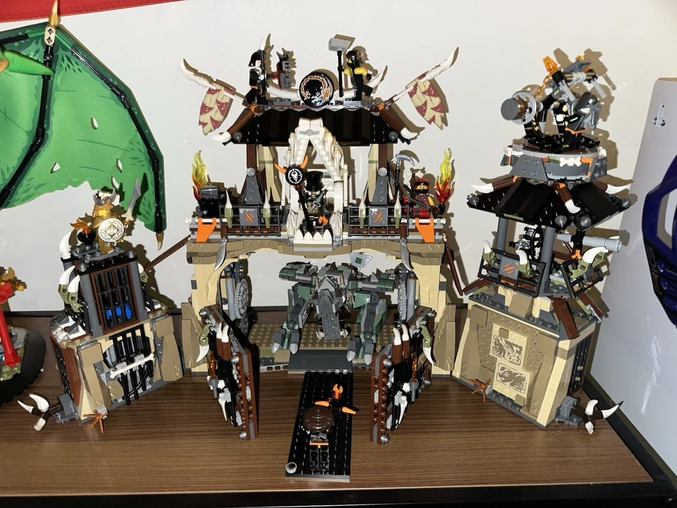 LEGO Ninjago 70655 Dragon Pit, photo 2 sur 2