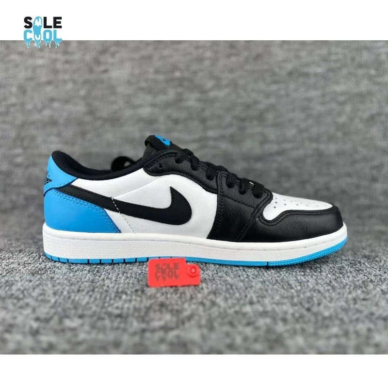 Zapatos para hombre Nike Air Jordan 1 retro bajos negros azules en polvo oscuro CZ0790-104 Foto 2 de 4